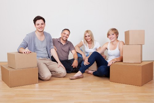 Careful loading and transport for a Hackney moving service